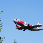 Boeing 737-377 #G-CELE