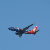 Boeing 737-76N #OM-NGD