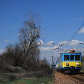 EN57-1037