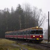 EN57-1068